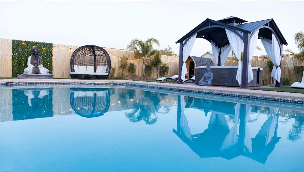 Buddha Mansion Luxury - 8br Modern, Hottub, Huge Pool, Sauna, Bbq Grill, Game Сasa de vacaciones Las Vegas