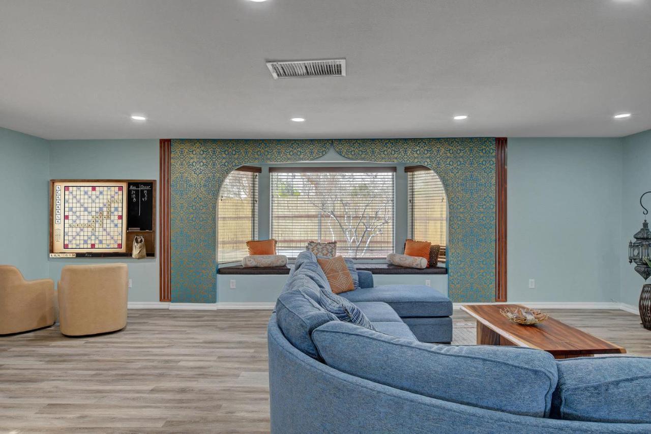 Buddha Mansion Luxury - 8br Modern, Hottub, Huge Pool, Sauna, Bbq Grill, Game Сasa de vacaciones Las Vegas