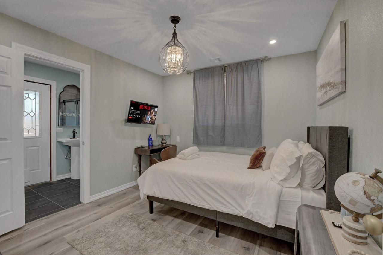 Buddha Mansion Luxury - 8br Modern, Hottub, Huge Pool, Sauna, Bbq Grill, Game * Las Vegas