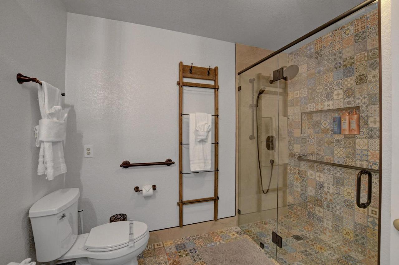 Holiday home Buddha Mansion Luxury - 8br Modern, Hottub, Huge Pool, Sauna, Bbq Grill, Game Las Vegas