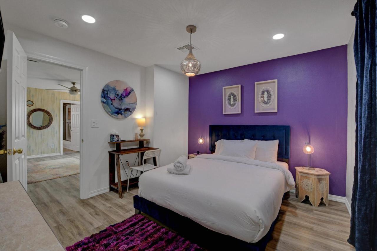 Buddha Mansion Luxury - 8br Modern, Hottub, Huge Pool, Sauna, Bbq Grill, Game Holiday home Las Vegas