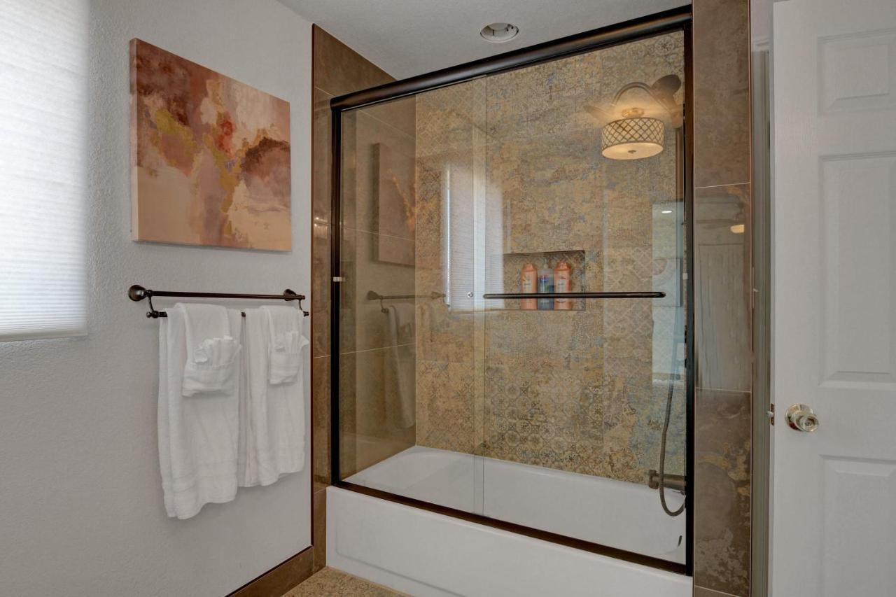 Buddha Mansion Luxury - 8br Modern, Hottub, Huge Pool, Sauna, Bbq Grill, Game * Las Vegas